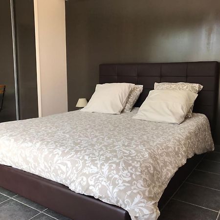 Chambres D'Hotes, B&B Climatisees La Borrellienne Сен-Максимен-ла-Сент-Бом Экстерьер фото