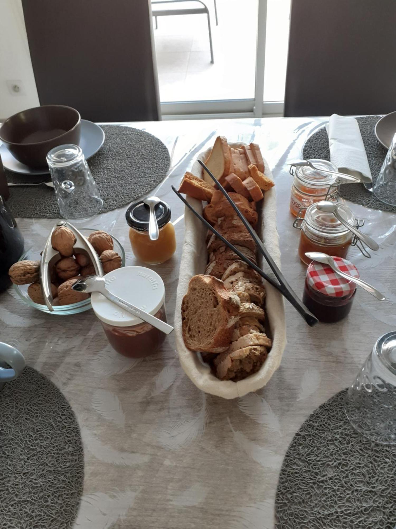 Chambres D'Hotes, B&B Climatisees La Borrellienne Сен-Максимен-ла-Сент-Бом Экстерьер фото