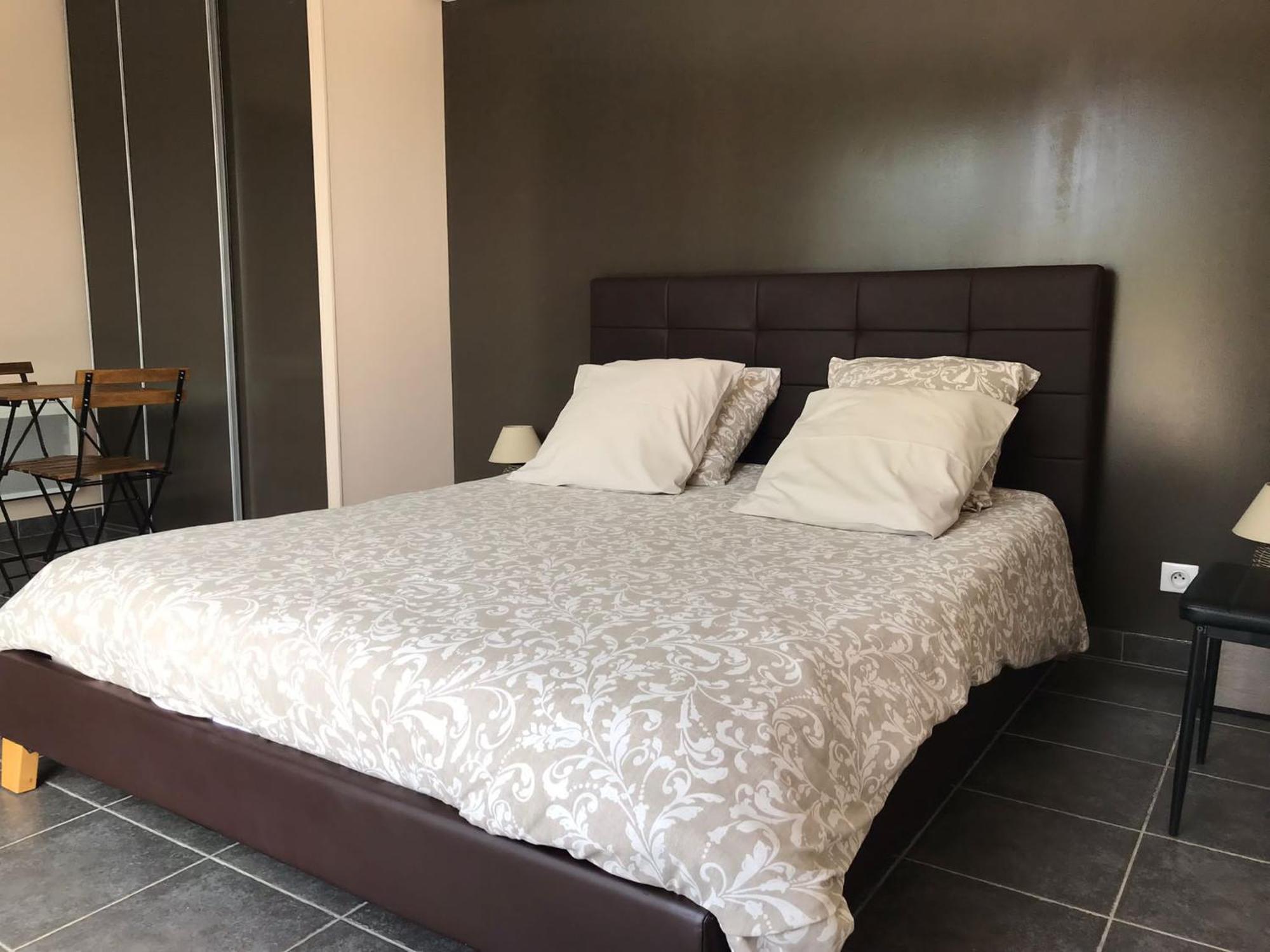 Chambres D'Hotes, B&B Climatisees La Borrellienne Сен-Максимен-ла-Сент-Бом Экстерьер фото