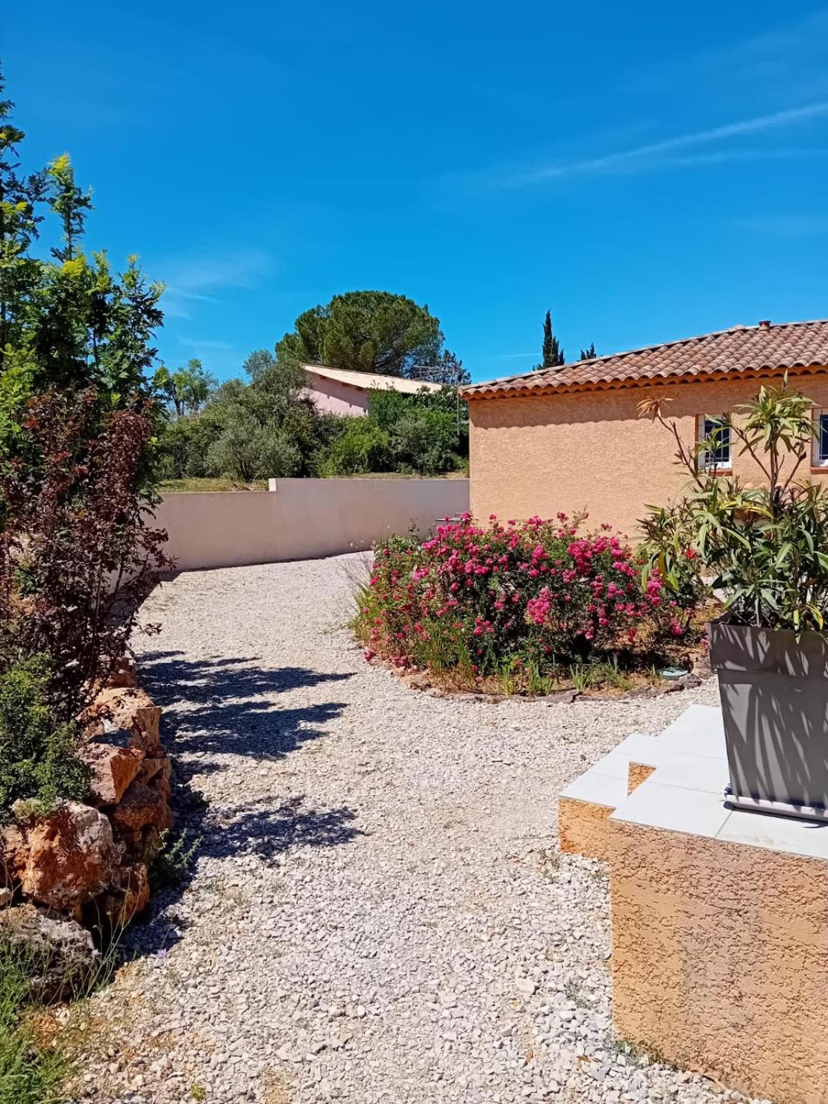 Chambres D'Hotes, B&B Climatisees La Borrellienne Сен-Максимен-ла-Сент-Бом Экстерьер фото