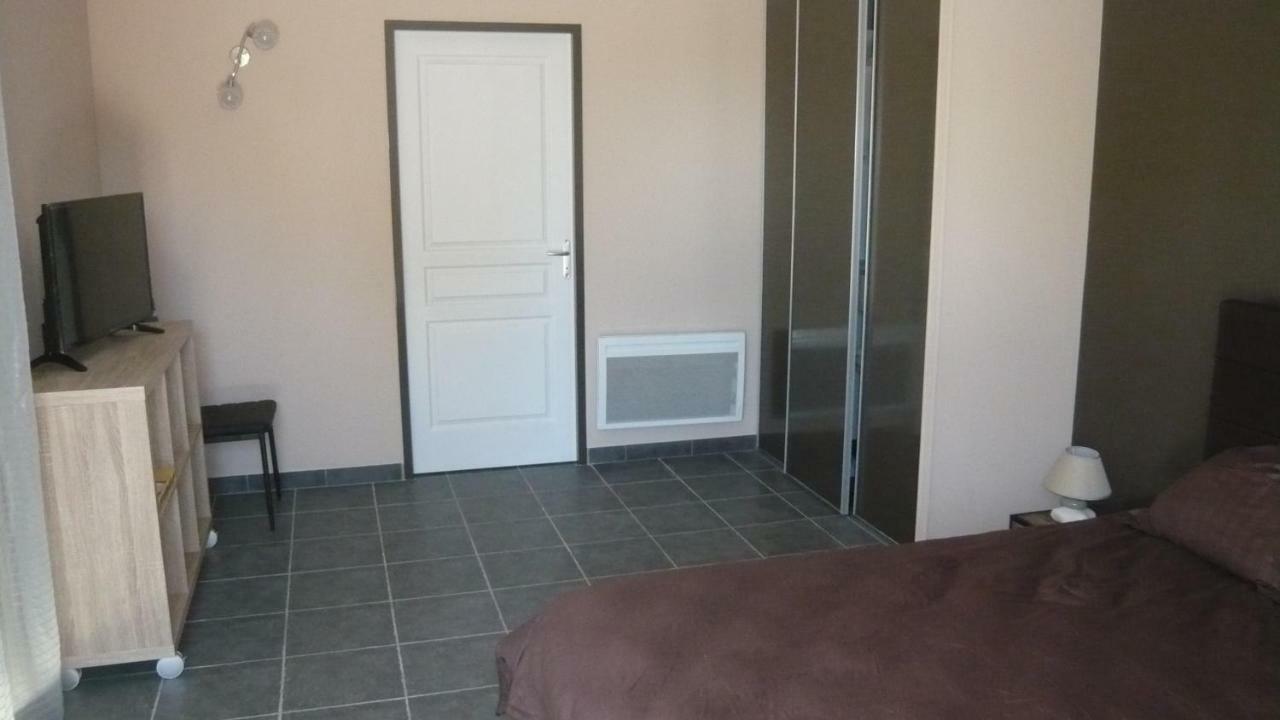 Chambres D'Hotes, B&B Climatisees La Borrellienne Сен-Максимен-ла-Сент-Бом Экстерьер фото